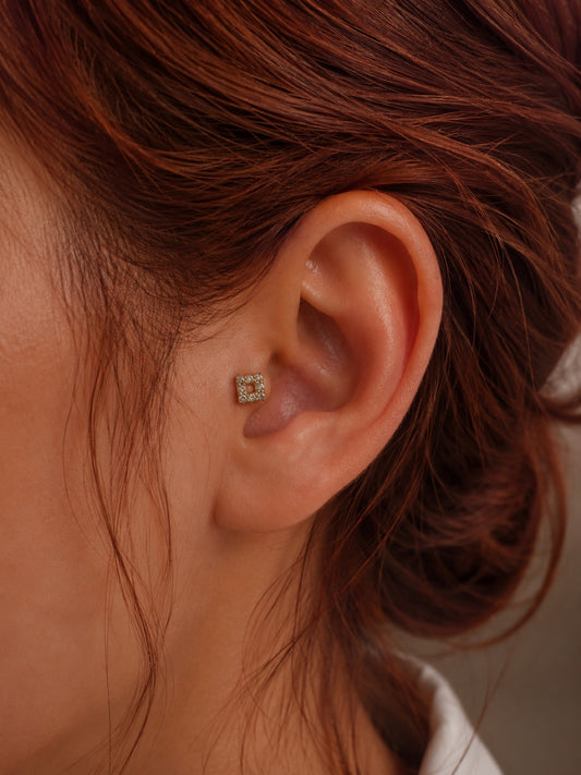 Kare Helix Küpe - Piercing