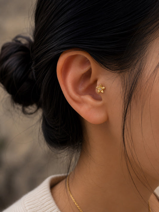 Çiçekli Tragus Küpe - Piercing